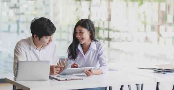 女人三白眼面相分析，揭示命运秘密